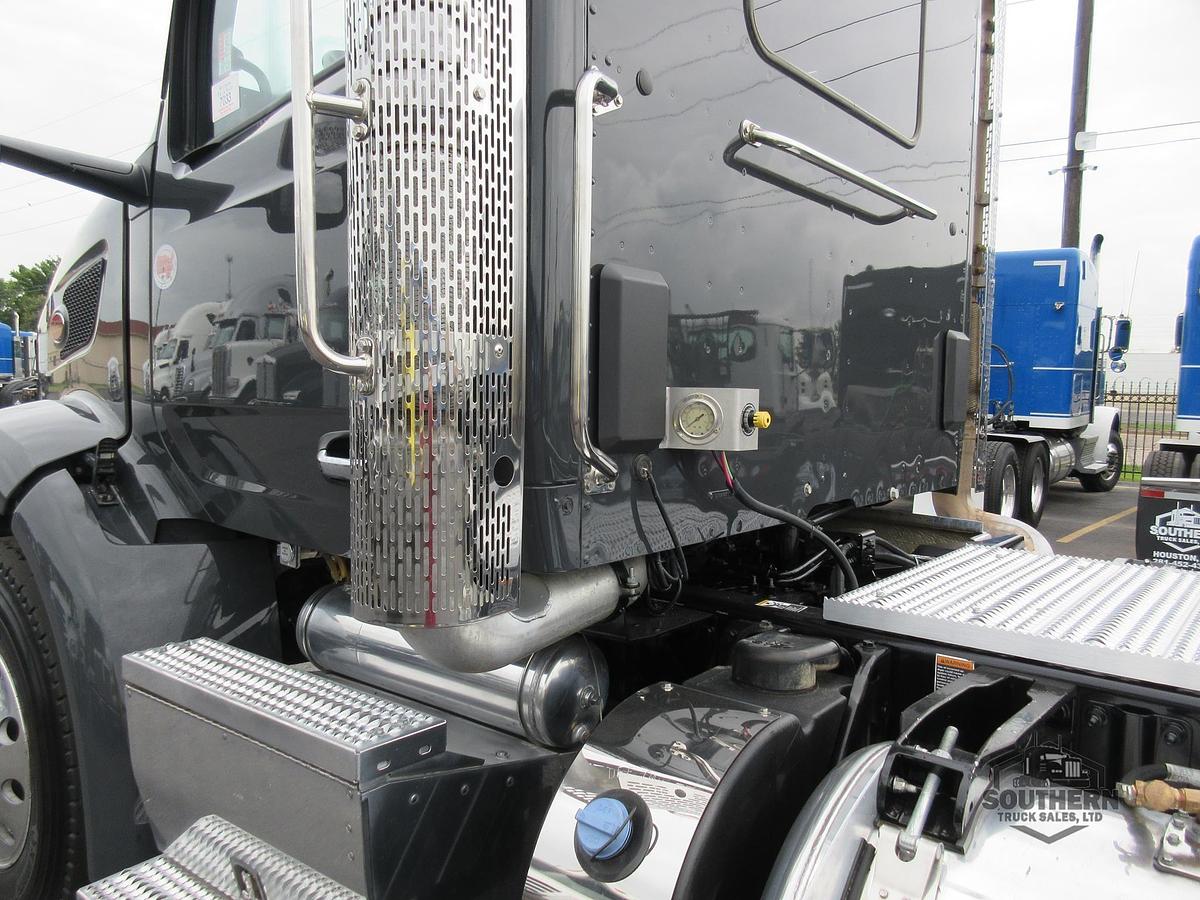Used 2025 PETERBILT 567