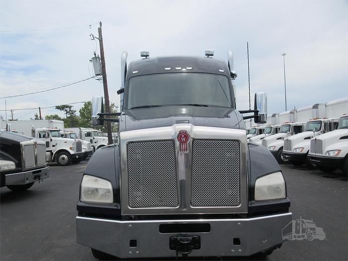 Used 2021 KENWORTH T880