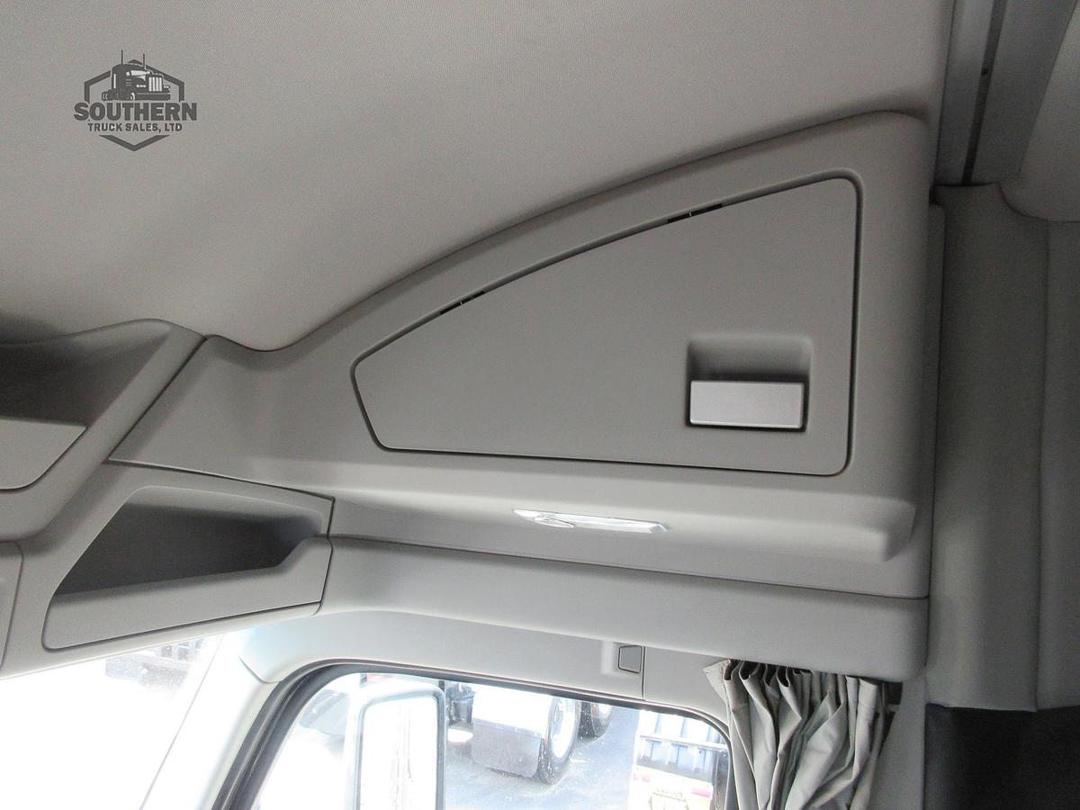 Used 2023 KENWORTH T880