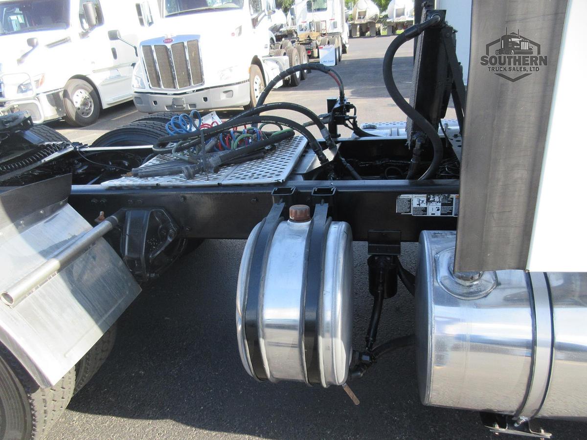 Used 2017 KENWORTH T880