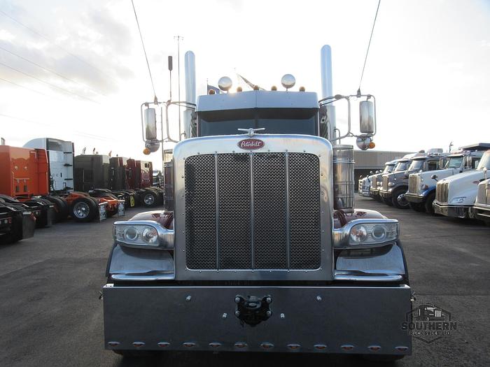 Used 2020 PETERBILT 389
