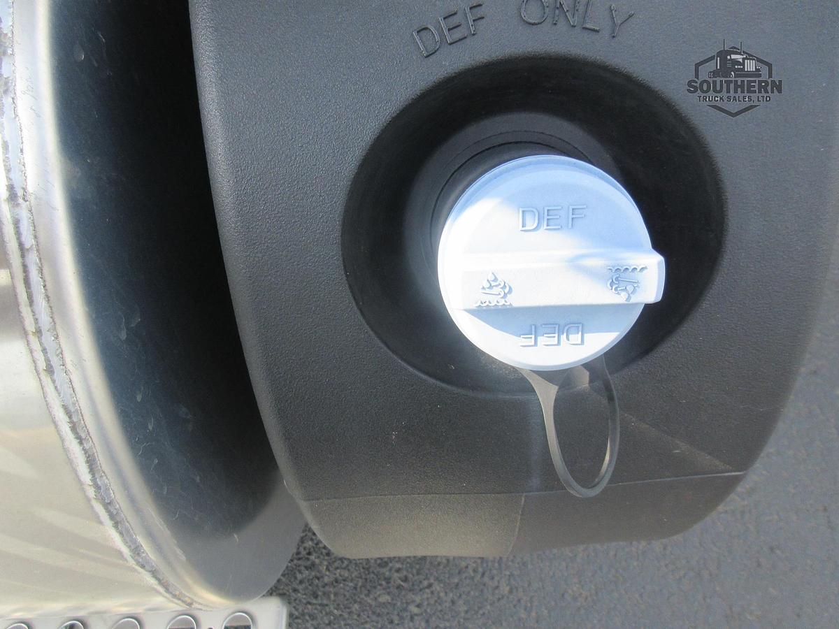 2024 KENWORTH T880