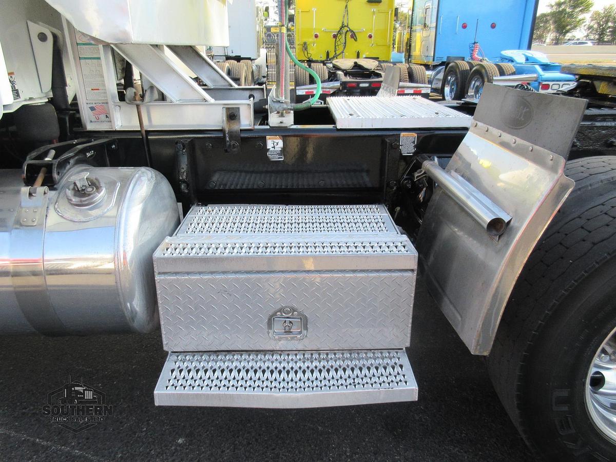 Used 2020 PETERBILT 389