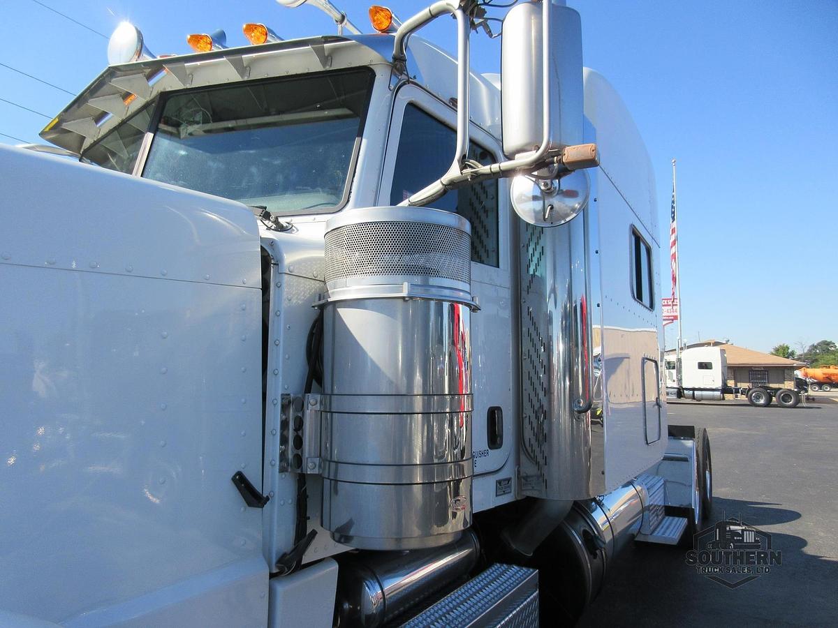 Used 2018 PETERBILT 389