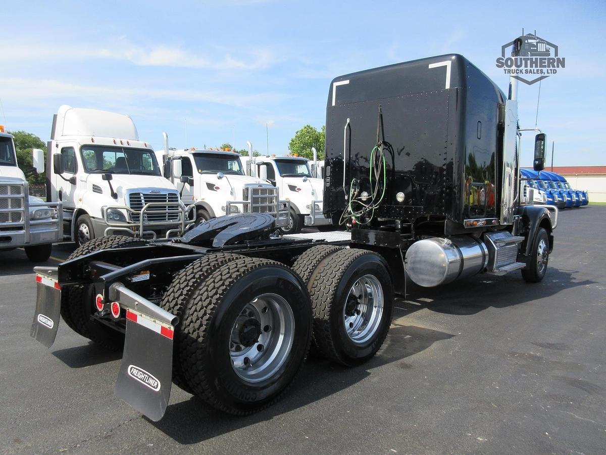 Used 2023 FREIGHTLINER CORONADO 122 SD