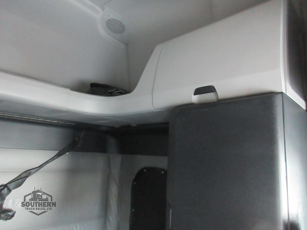 Used 2022 FREIGHTLINER CASCADIA 116