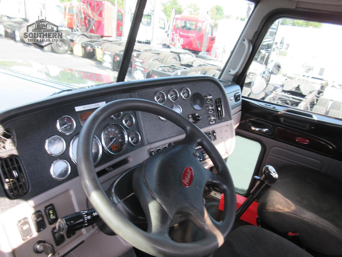 Used 2022 PETERBILT 389