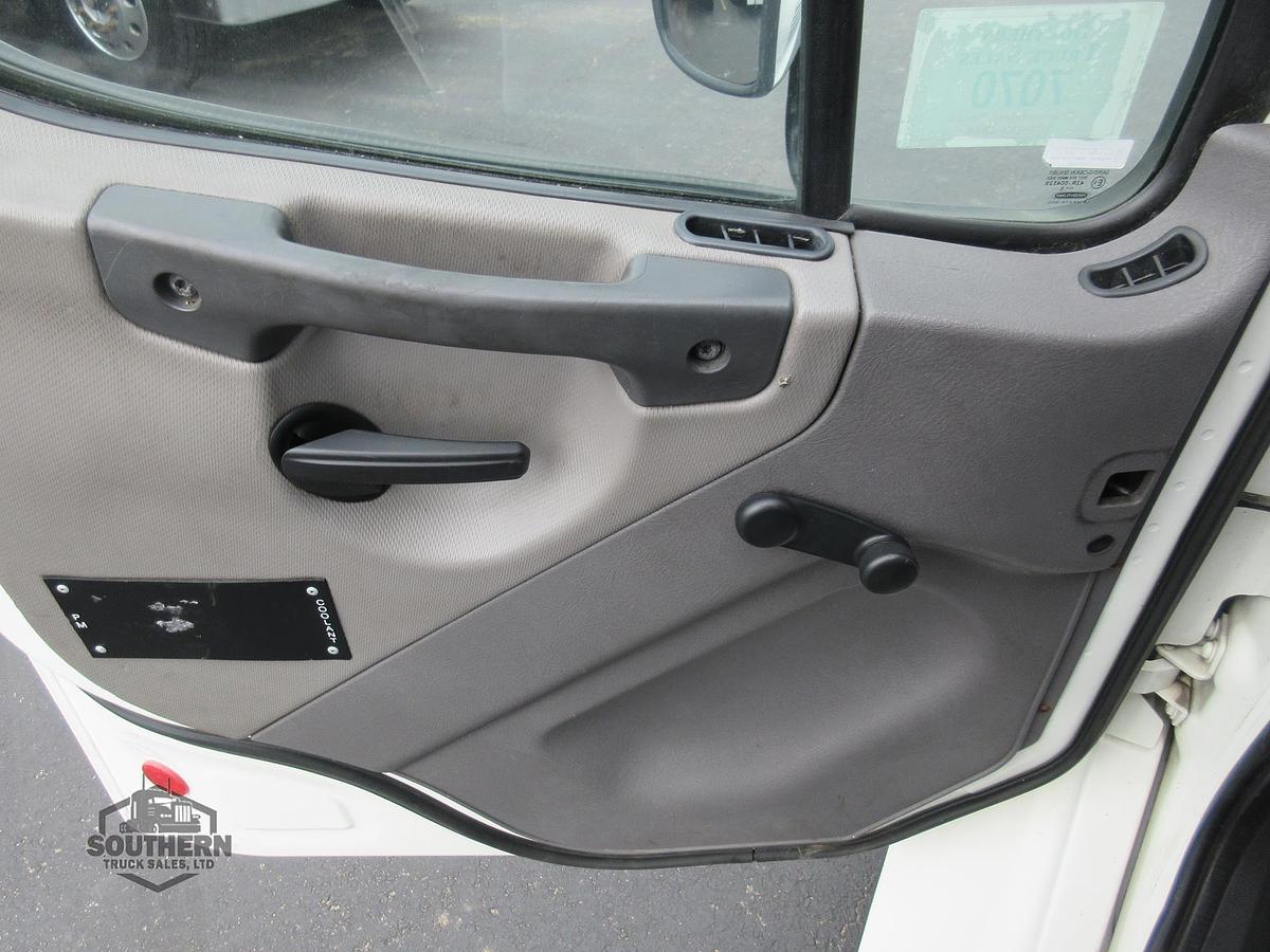 Used 2017 FREIGHTLINER BUSINESS CLASS M2 106