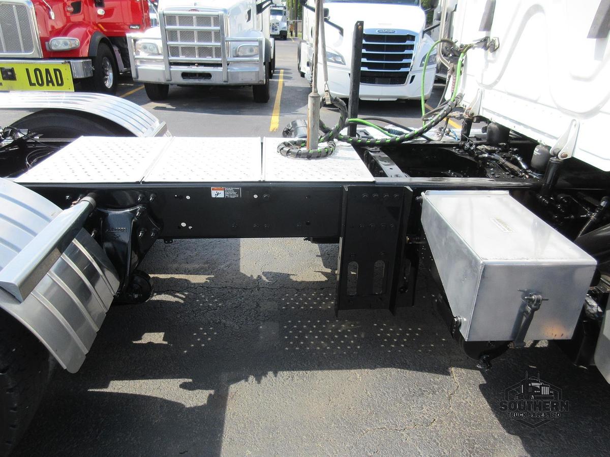 Used 2020 FREIGHTLINER CASCADIA 126