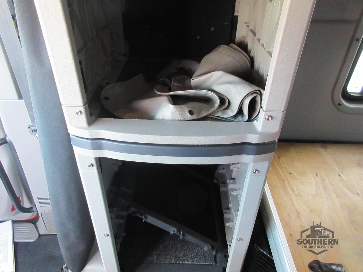 Used 2020 PETERBILT 567