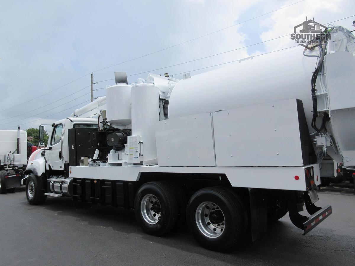 Used 2015 FREIGHTLINER 114SD