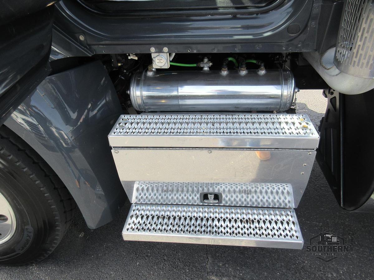 Used 2025 PETERBILT 567