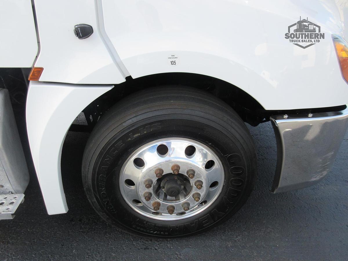 Used 2019 FREIGHTLINER CASCADIA 126