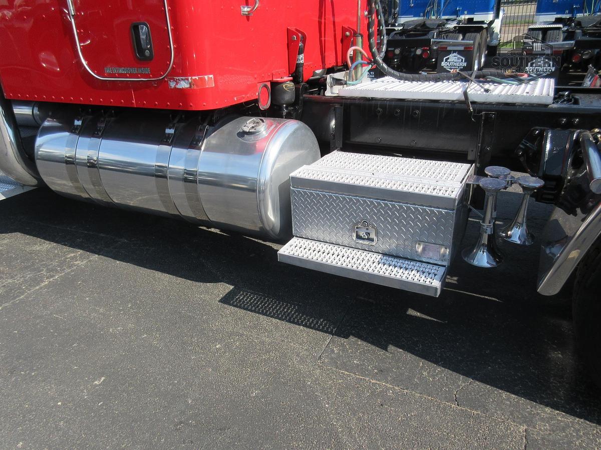 Used 2014 PETERBILT 389