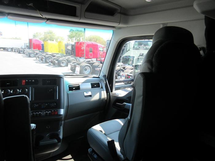 Used 2021 KENWORTH T880