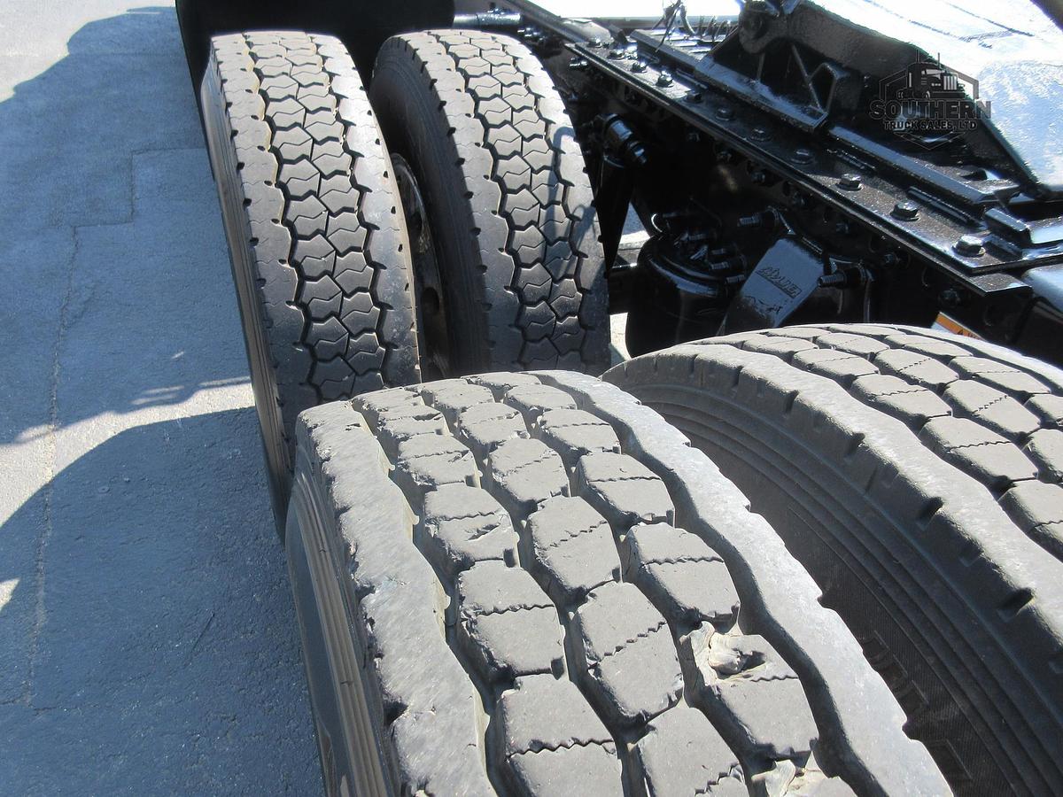 Used 2020 FREIGHTLINER 122SD