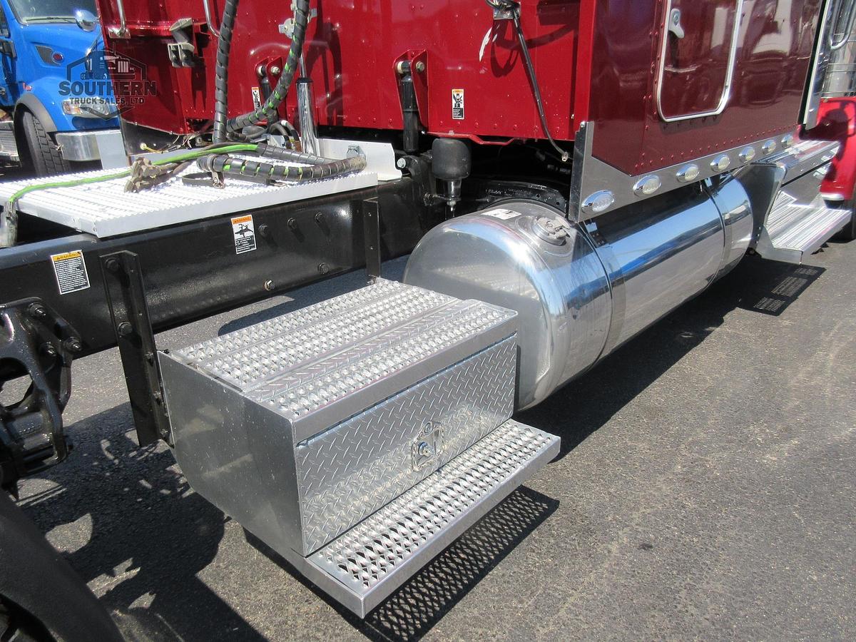 Used 2019 PETERBILT 389