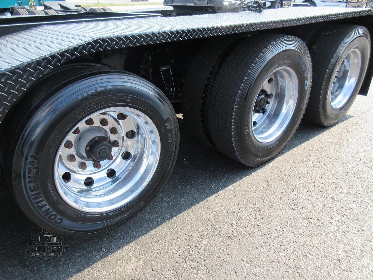 Used 2018 FREIGHTLINER CORONADO 122 SD