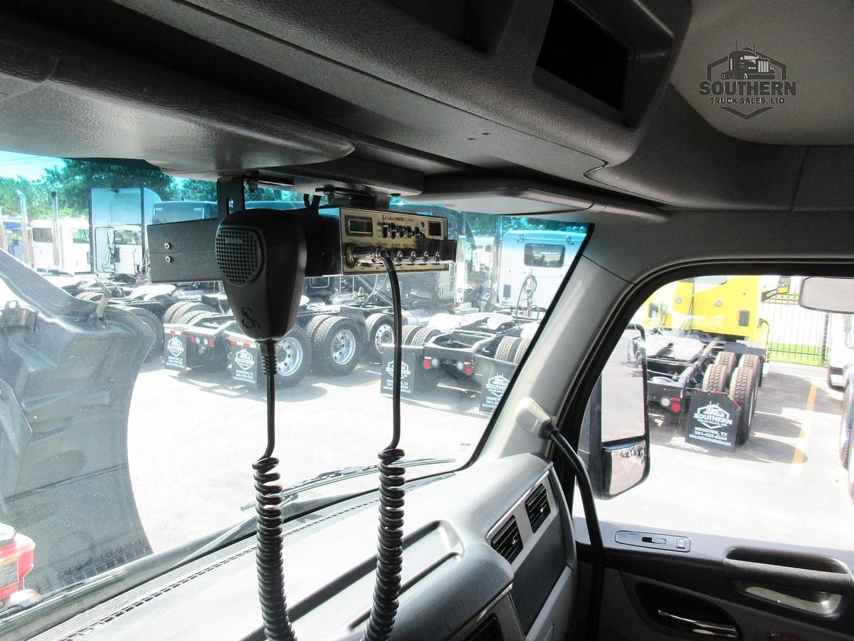 Used 2025 PETERBILT 567