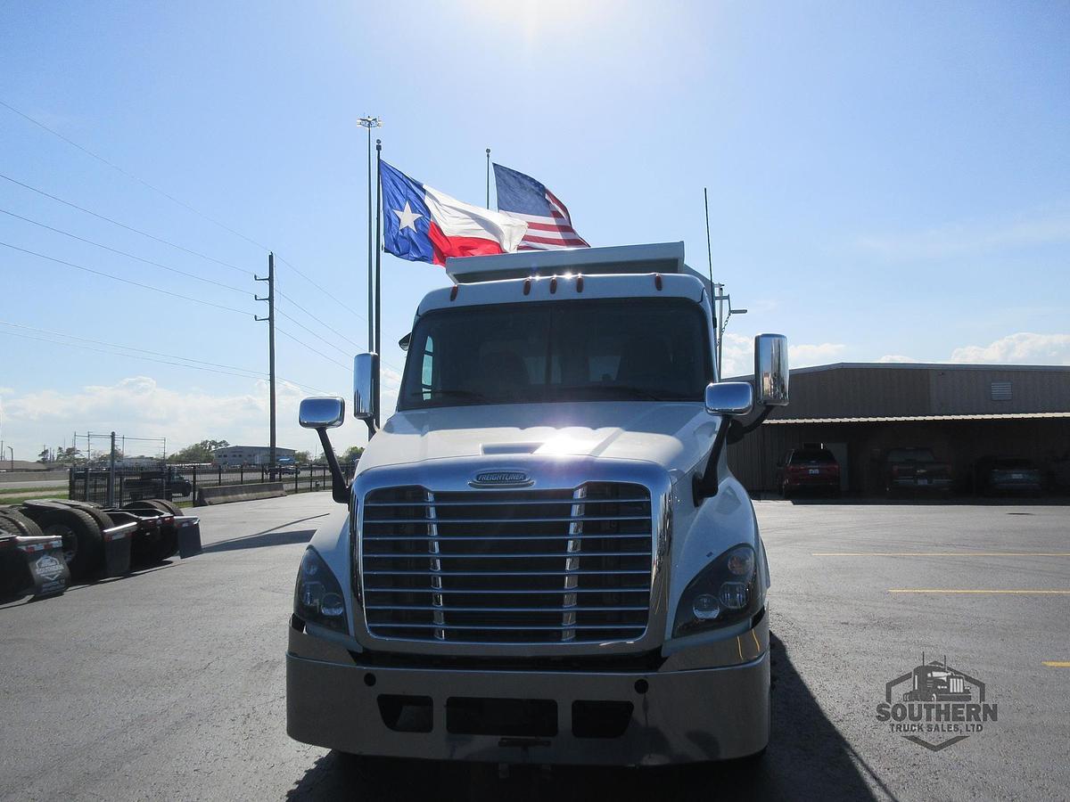Used 2020 FREIGHTLINER CASCADIA 125