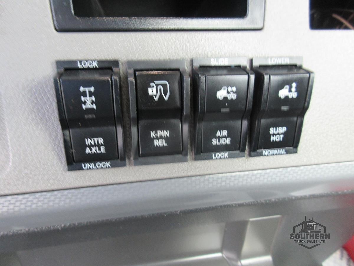 Used 2021 FREIGHTLINER CASCADIA 116