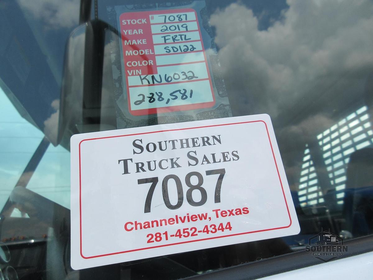 Used 2019 FREIGHTLINER CORONADO 122 SD