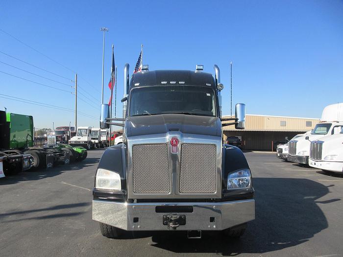 Used 2021 KENWORTH T880