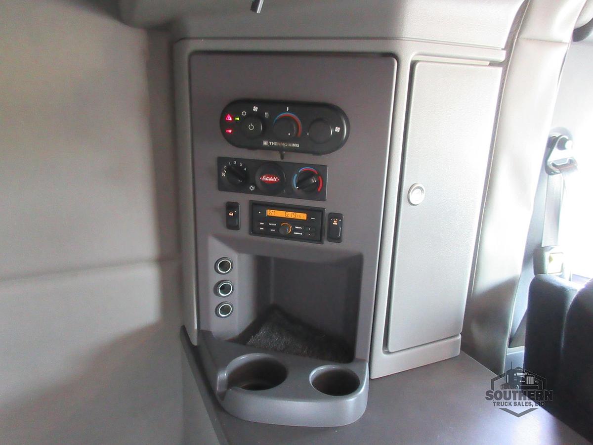 Used 2015 PETERBILT 567