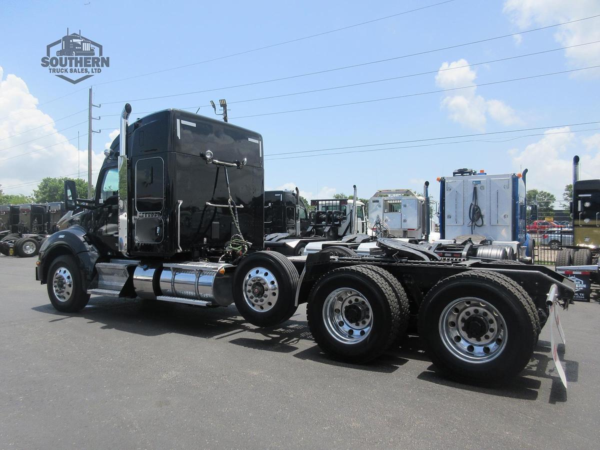 Used 2023 KENWORTH T880