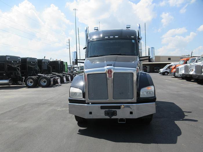 Used 2021 KENWORTH T880