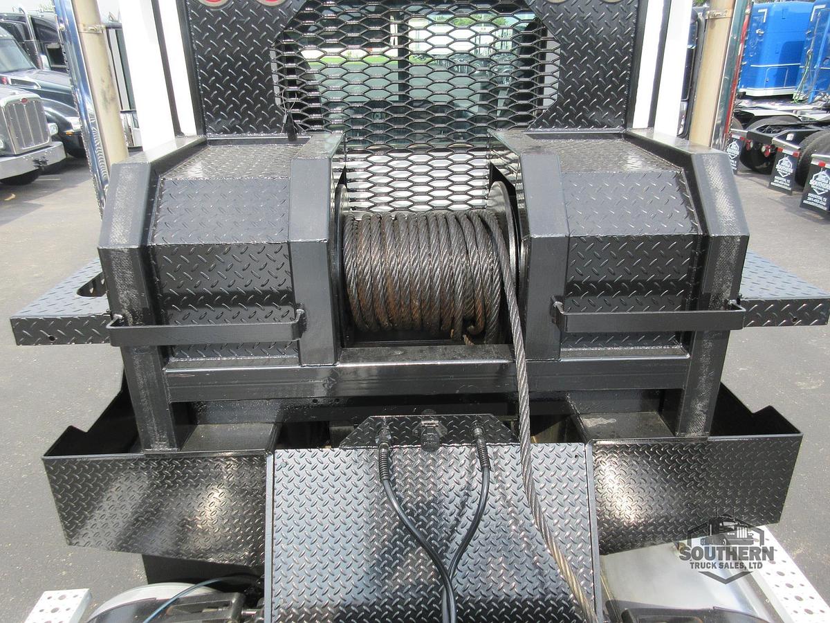 Used 2018 FREIGHTLINER CORONADO 122 SD