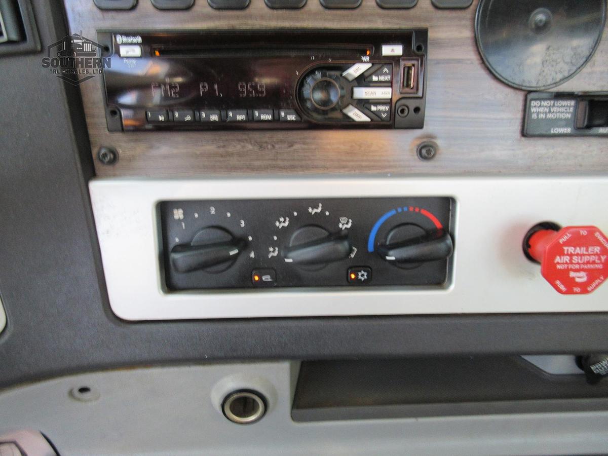 Used 2019 FREIGHTLINER CORONADO 122 SD