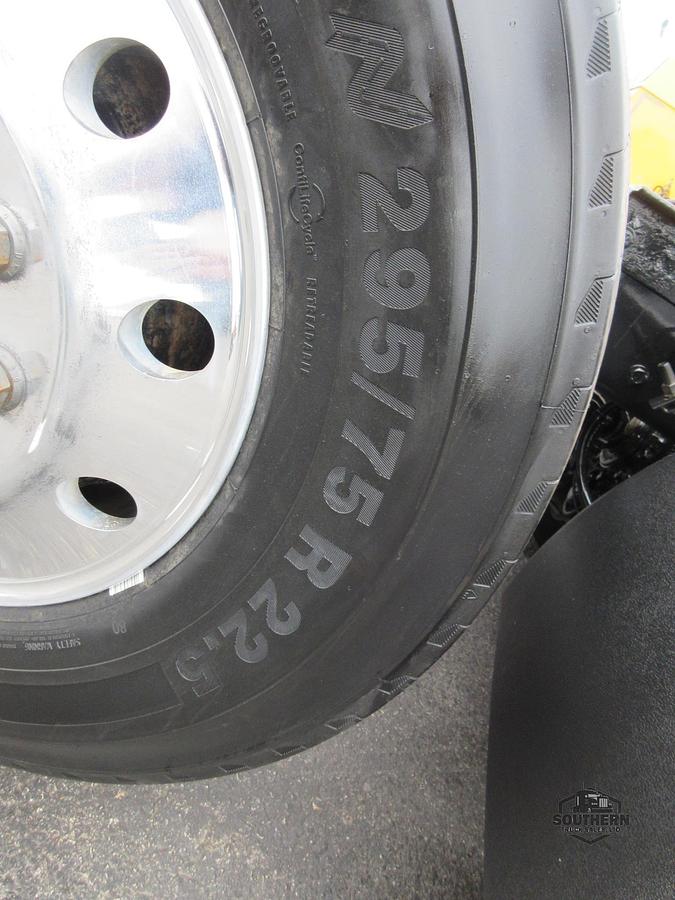 Used 2023 KENWORTH T880