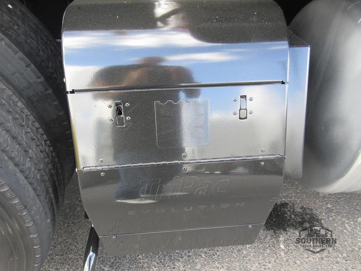 Used 2021 FREIGHTLINER CORONADO 122 SD