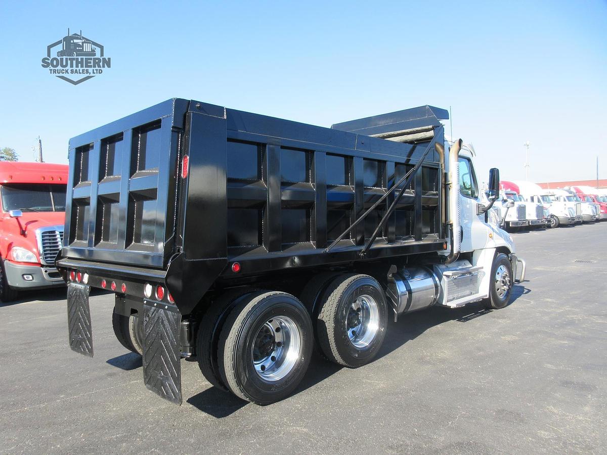 Used 2017 FREIGHTLINER CASCADIA 125