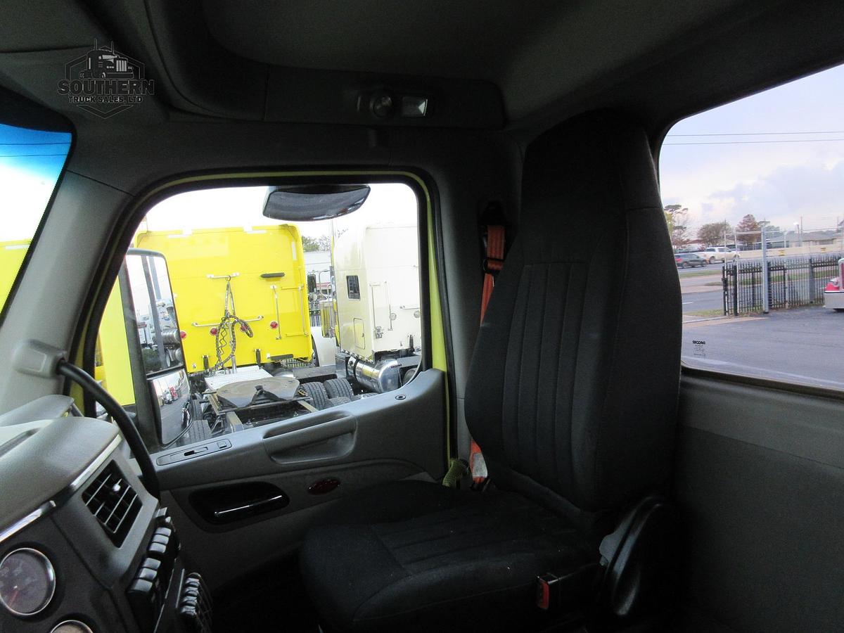 Used 2020 PETERBILT 567