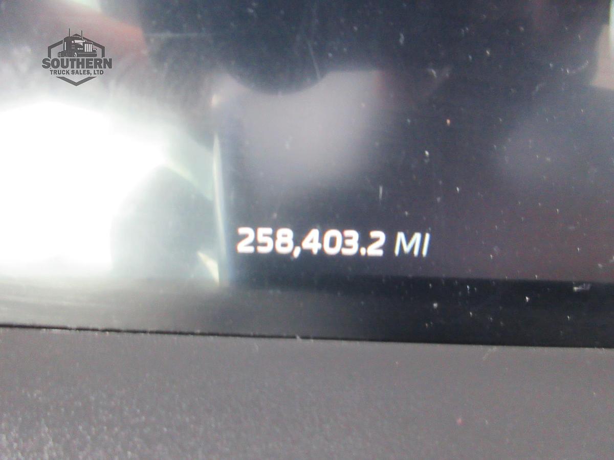 Used 2023 KENWORTH T880