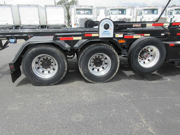 Used 2013 PETERBILT 348