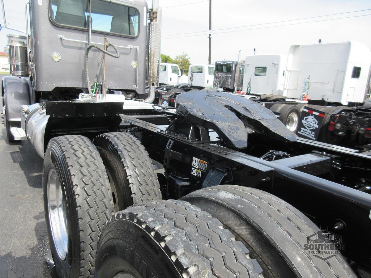 Used 2022 PETERBILT 389