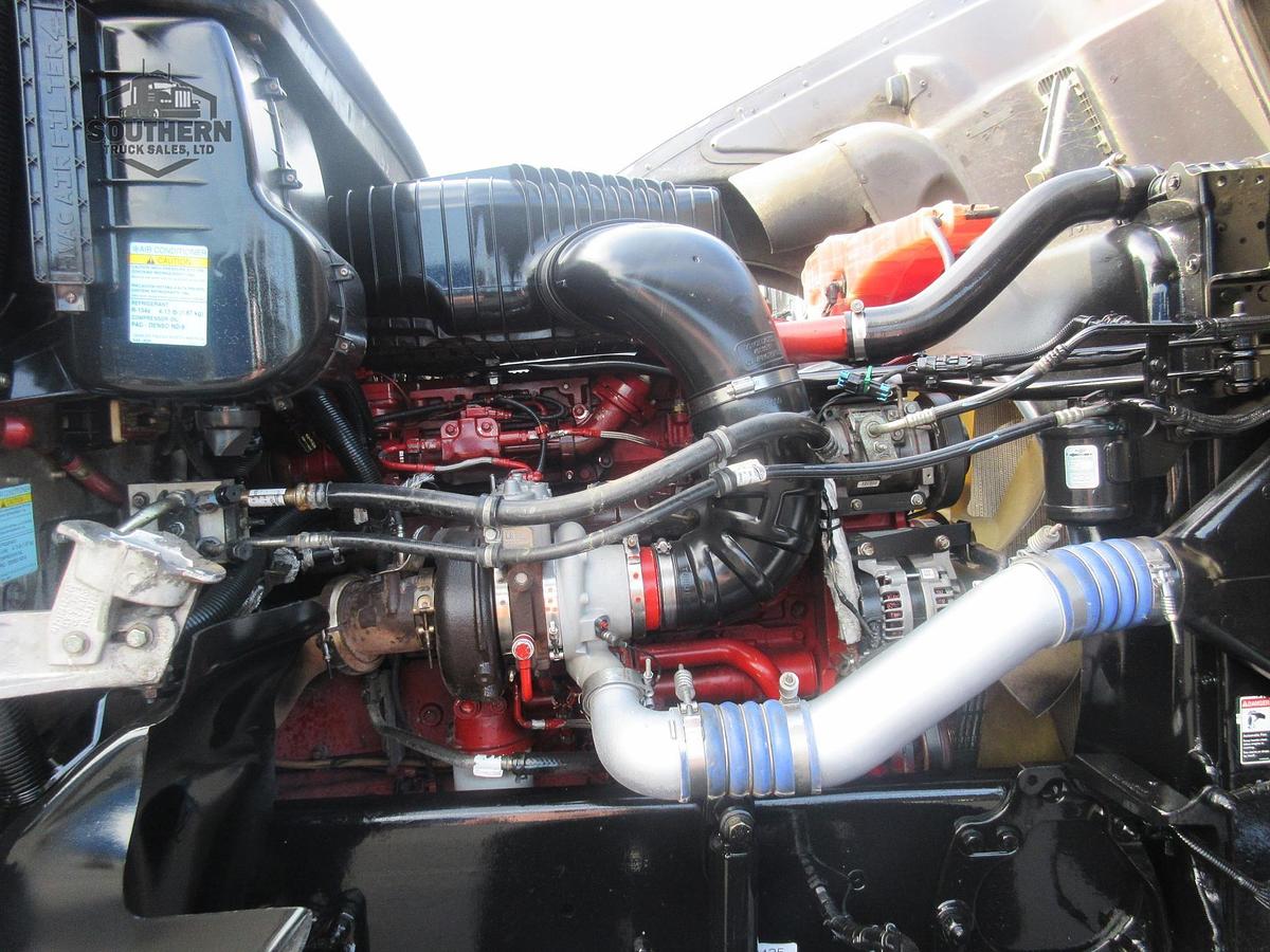 Used 2020 FREIGHTLINER 122SD