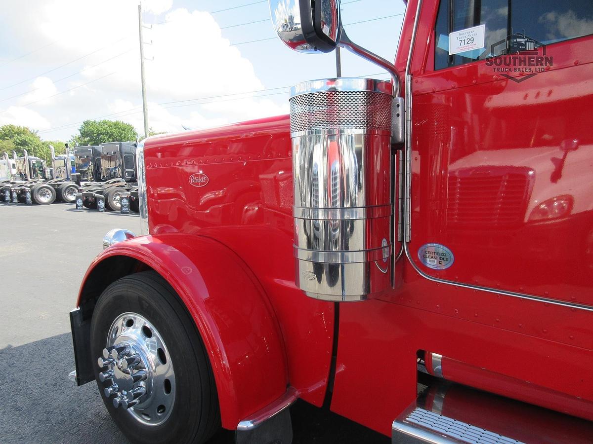 Used 2022 PETERBILT 389
