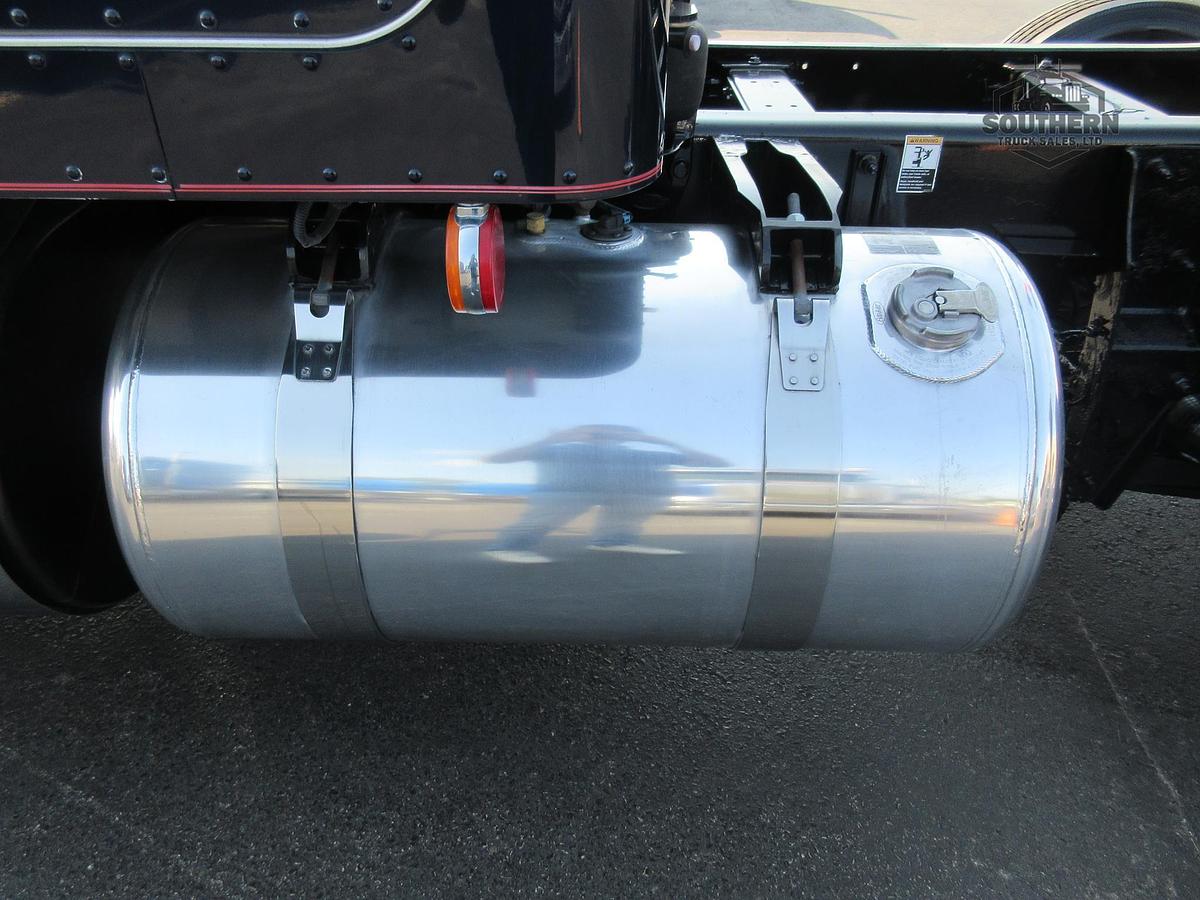 Used 2019 PETERBILT 389