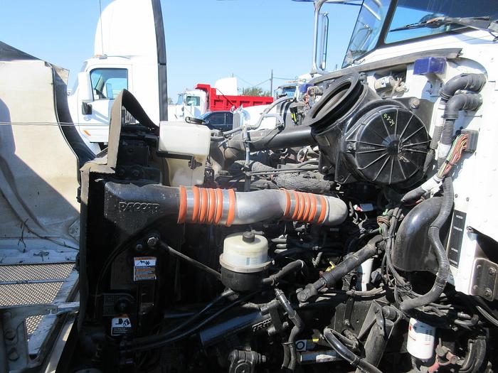Used 2013 PETERBILT 348
