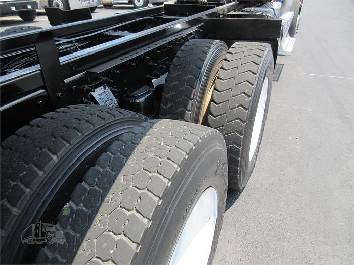 Used 2015 PETERBILT 365