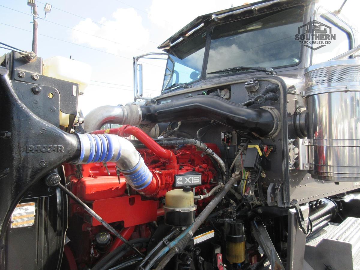 Used 2022 PETERBILT 389