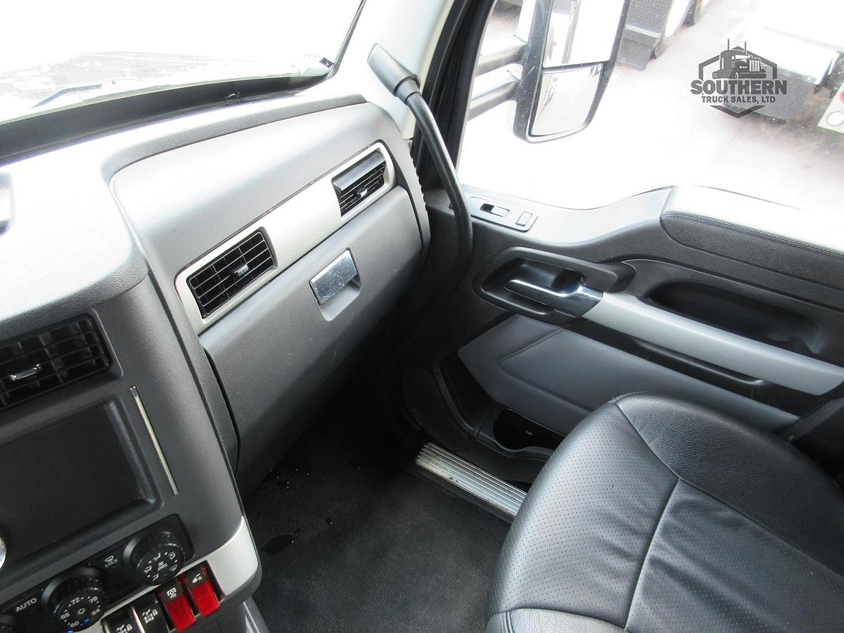 Used 2023 KENWORTH T880