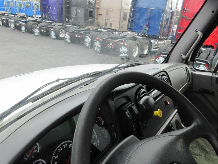 Used 2019 FREIGHTLINER BUSINESS CLASS M2 106