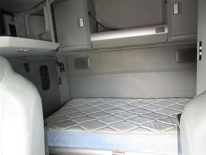 Used 2021 KENWORTH T880