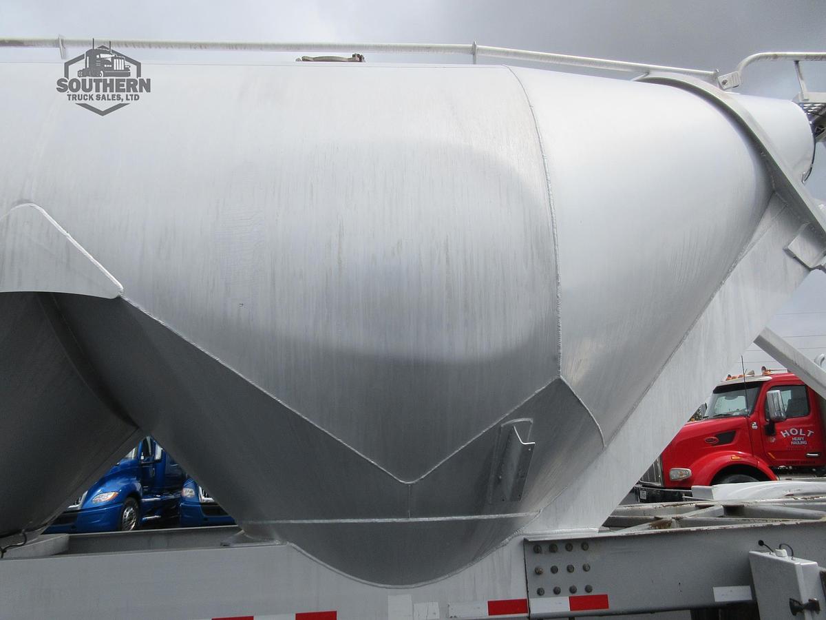 Used 2010 POLAR Tandem Axle