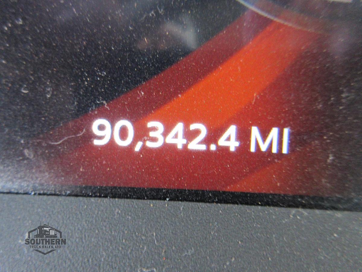 Used 2025 PETERBILT 567